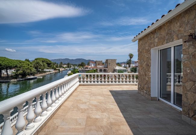 Villa en Empuriabrava - LV35 EMPURIES C