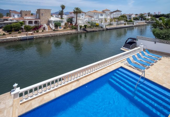 Villa en Empuriabrava - LV35 EMPURIES C