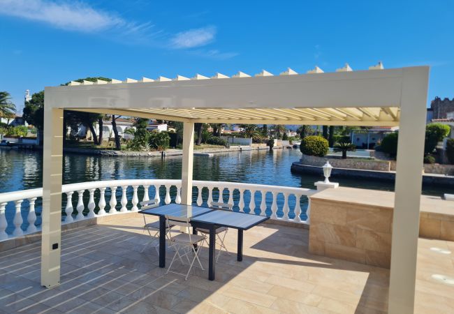 Villa en Empuriabrava - LV35 EMPURIES C