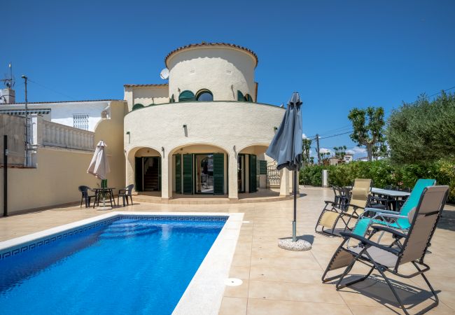 Villa en Empuriabrava - LV38 NOGUERA