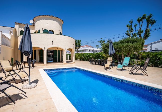 Villa en Empuriabrava - LV38 NOGUERA