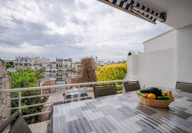 Casa adosada en Empuriabrava - LV41 liobregat