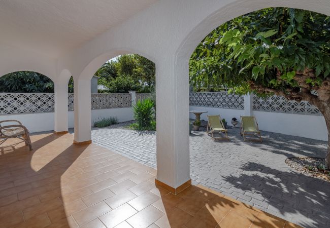 Villa en Empuriabrava - ILH03 MONTSENY