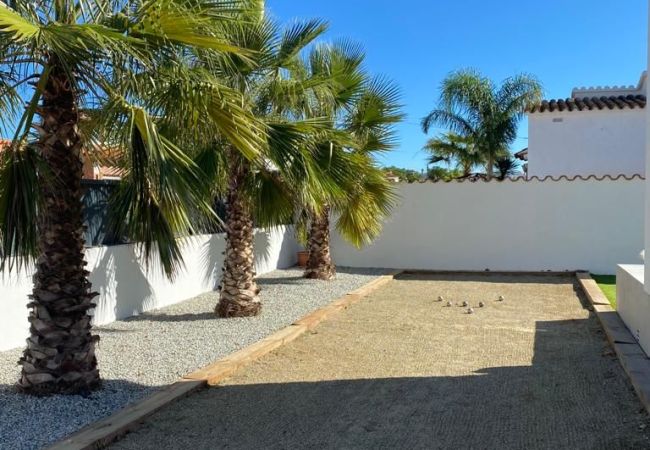 Villa en Empuriabrava - ILH03 MONTSENY