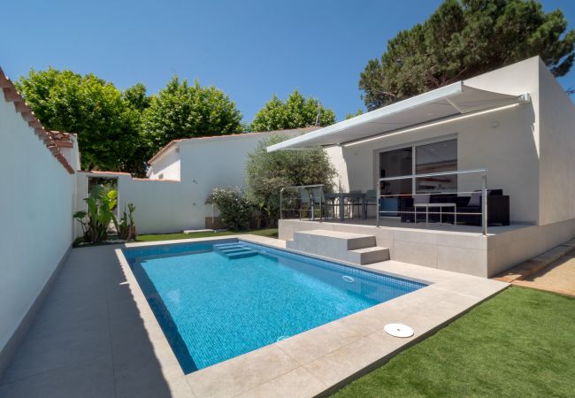 Villa en Empuriabrava - ILH03 MONTSENY