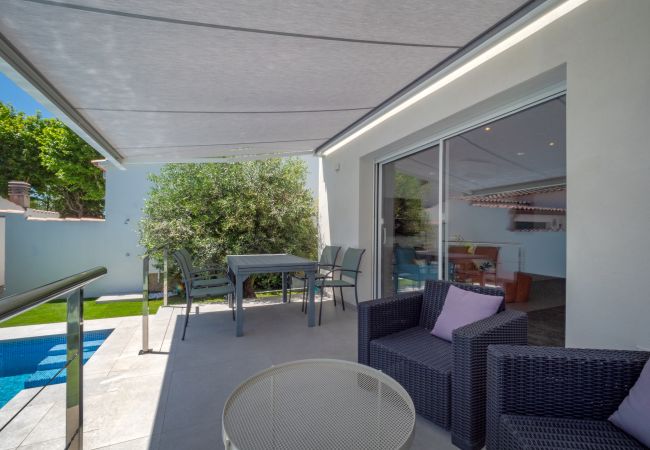 Villa en Empuriabrava - ILH03 MONTSENY