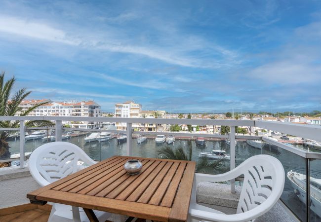 Apartamento en Empuriabrava - ILA04