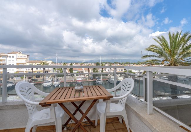 Apartamento en Empuriabrava - ILA04