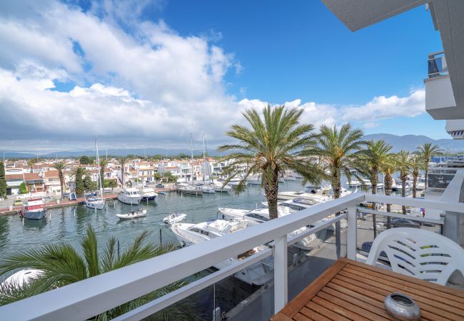 Apartamento en Empuriabrava - ILA04