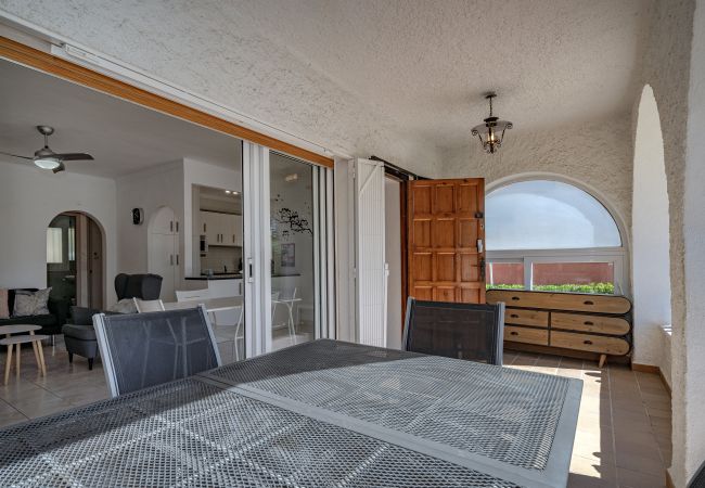 Villa en Empuriabrava - ILV07
