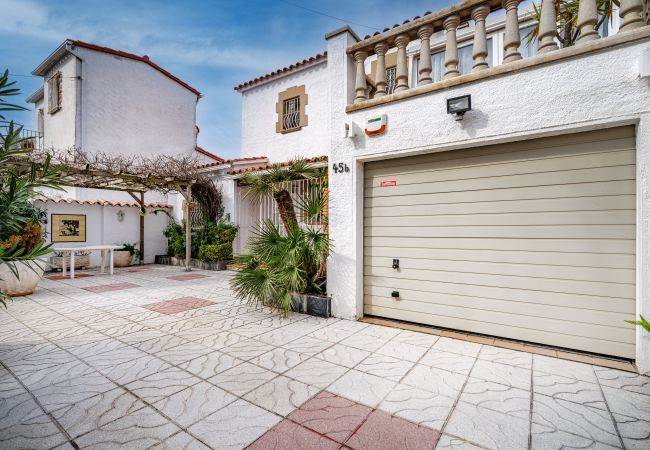 Villa en Empuriabrava - LV05 LIOBREGAT