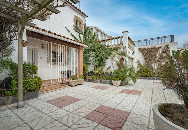 Villa en Empuriabrava - LV05 LIOBREGAT