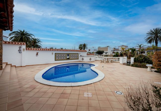 Villa en Empuriabrava - LV05 LIOBREGAT