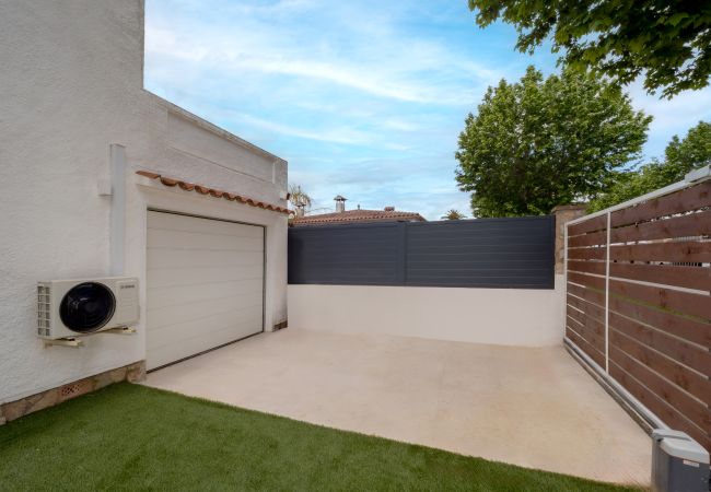 Casa en Empuriabrava - ILV01 MONTGRI