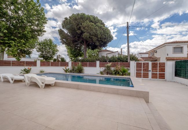 Casa en Empuriabrava - ILV01 MONTGRI