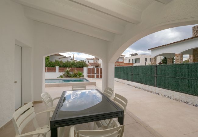 Casa en Empuriabrava - ILV01 MONTGRI