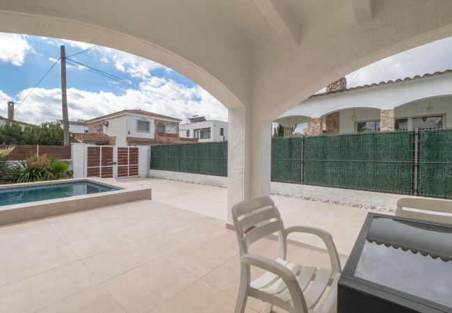 Casa en Empuriabrava - ILV01 MONTGRI