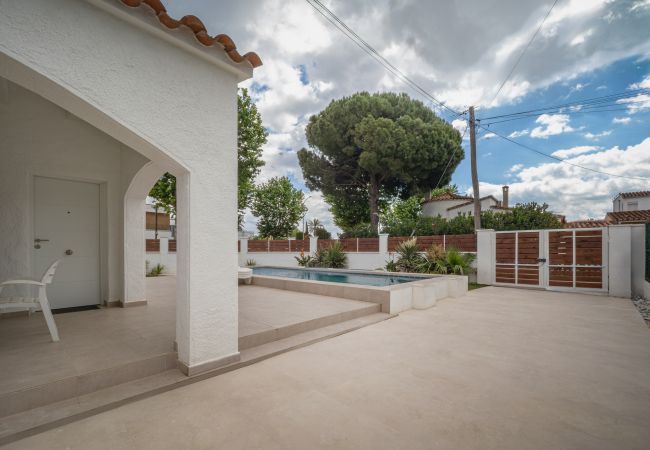 Casa en Empuriabrava - ILV01 MONTGRI
