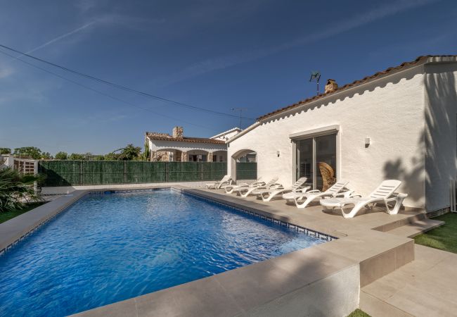 Casa en Empuriabrava - ILV01 MONTGRI