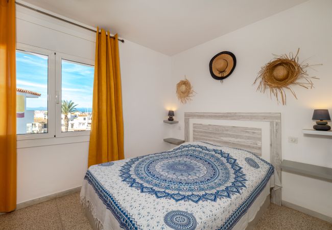 Apartamento en Empuriabrava - ILA13 POBLAT TIPIC