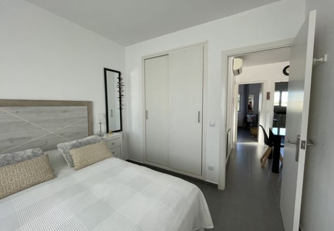 Apartamento en Empuriabrava - ILA24