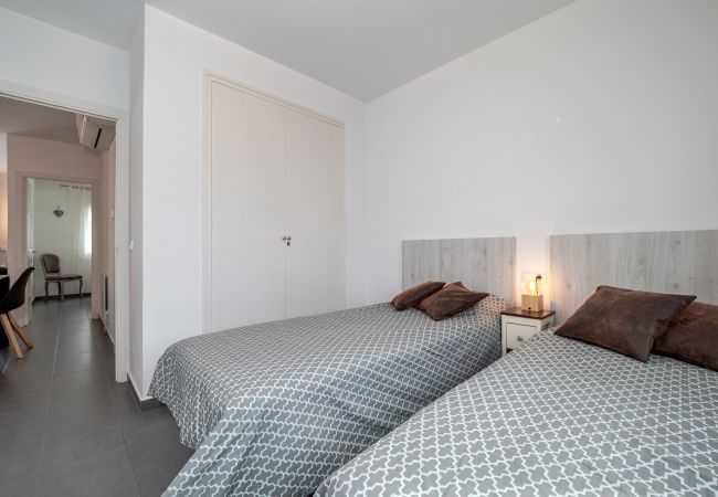 Apartamento en Empuriabrava - ILA24