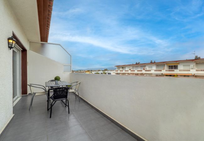 Apartamento en Empuriabrava - ILA24