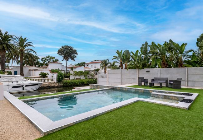 Villa en Empuriabrava - LV21 CAP RAS