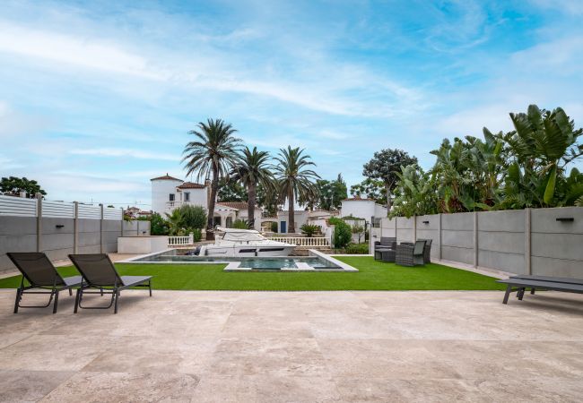 Villa en Empuriabrava - LV21 CAP RAS