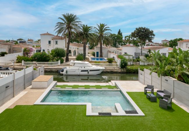 Villa en Empuriabrava - LV21 CAP RAS