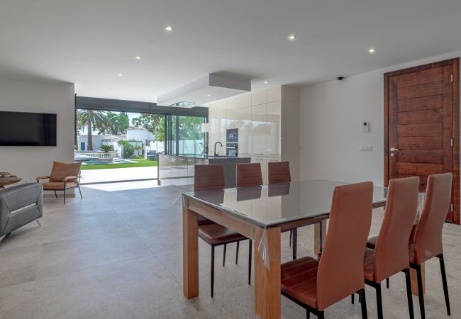 Villa en Empuriabrava - LV21 CAP RAS