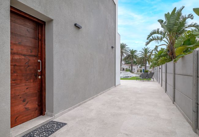 Villa en Empuriabrava - LV21 CAP RAS